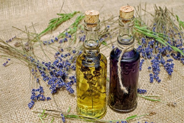 Préparer son quotidien avec les huiles essentielles
